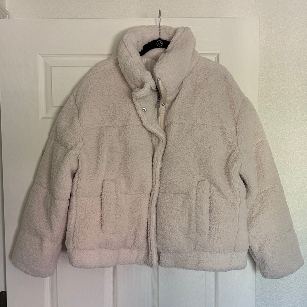 Abercrombie & Fitch Women's Cream Puffer Jacket